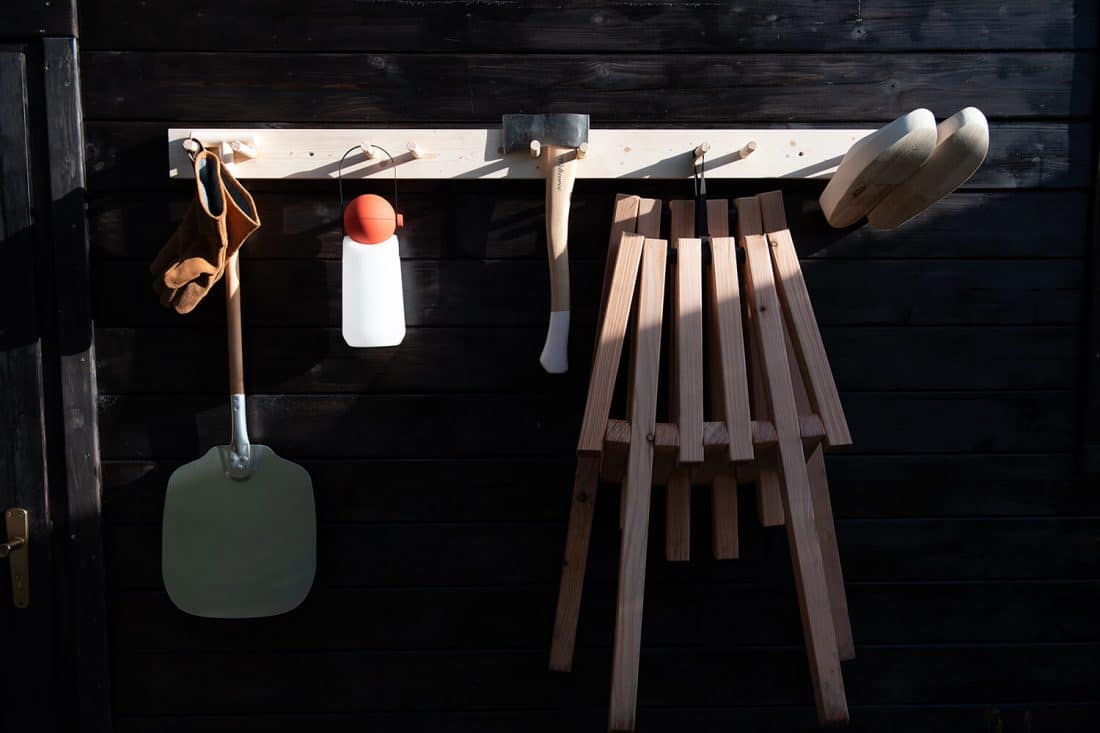 Gemak dient de mens, de fieldchair heeft een handige ophanglus Gemak dient de mens, de fieldchair heeft een handige ophanglus