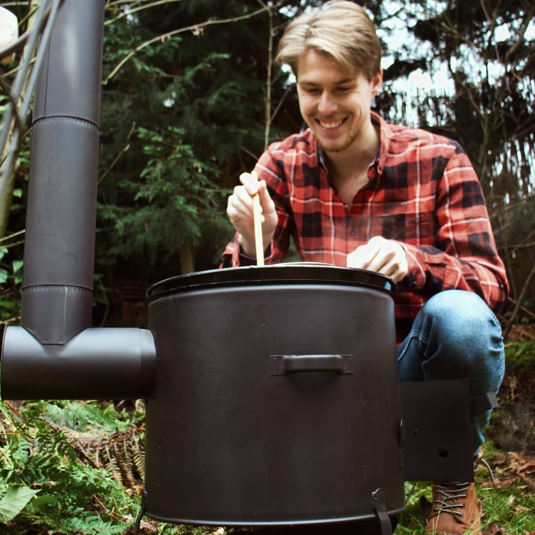 Outdoor cooking with the VUUR LAB. BBQ outdoor cooking stove