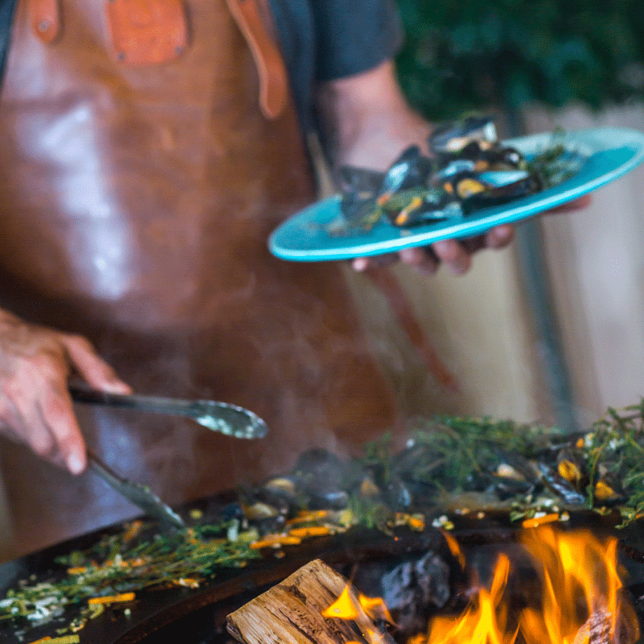 Outdoor cooking on the OFYR Plancha
