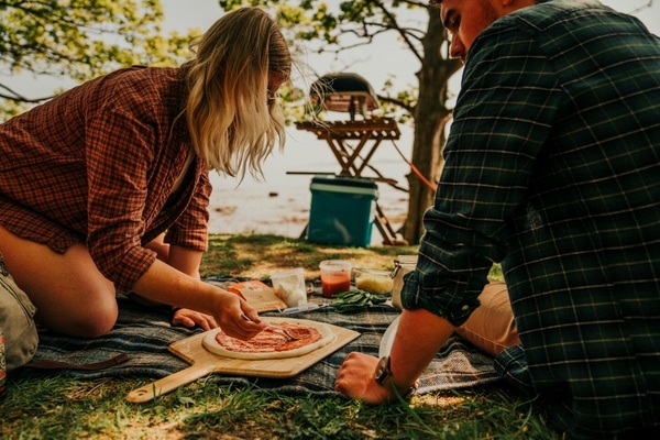 Pizza's op de camping smaken altijd mega lekker Pizza's op de camping smaken altijd mega lekker
