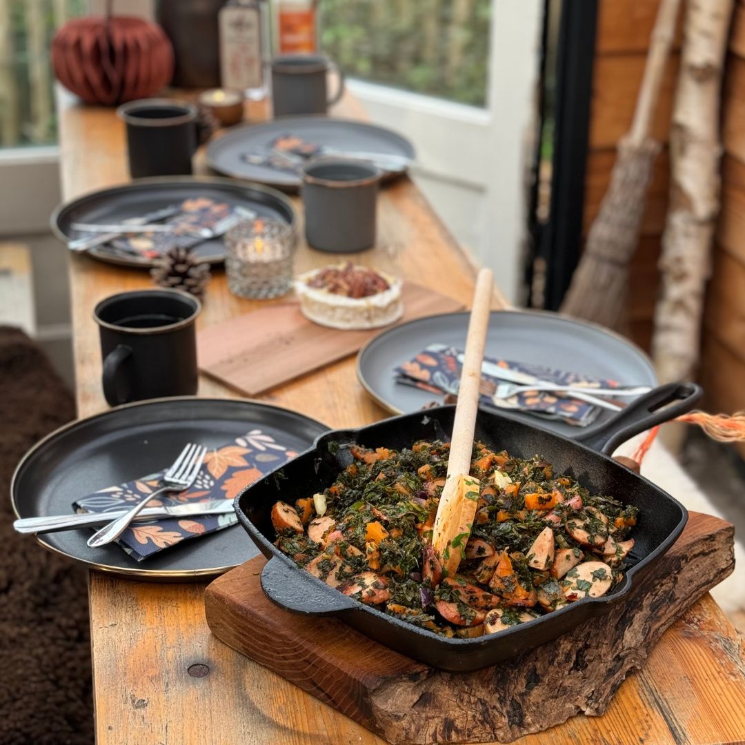 Grill pan cast iron square Ø25.5 with kale and beautiful barebones crockery