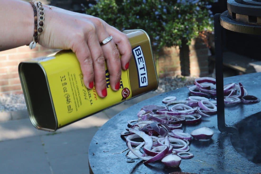 Use betis cooking olive oil during outdoor cooking on the ofyr