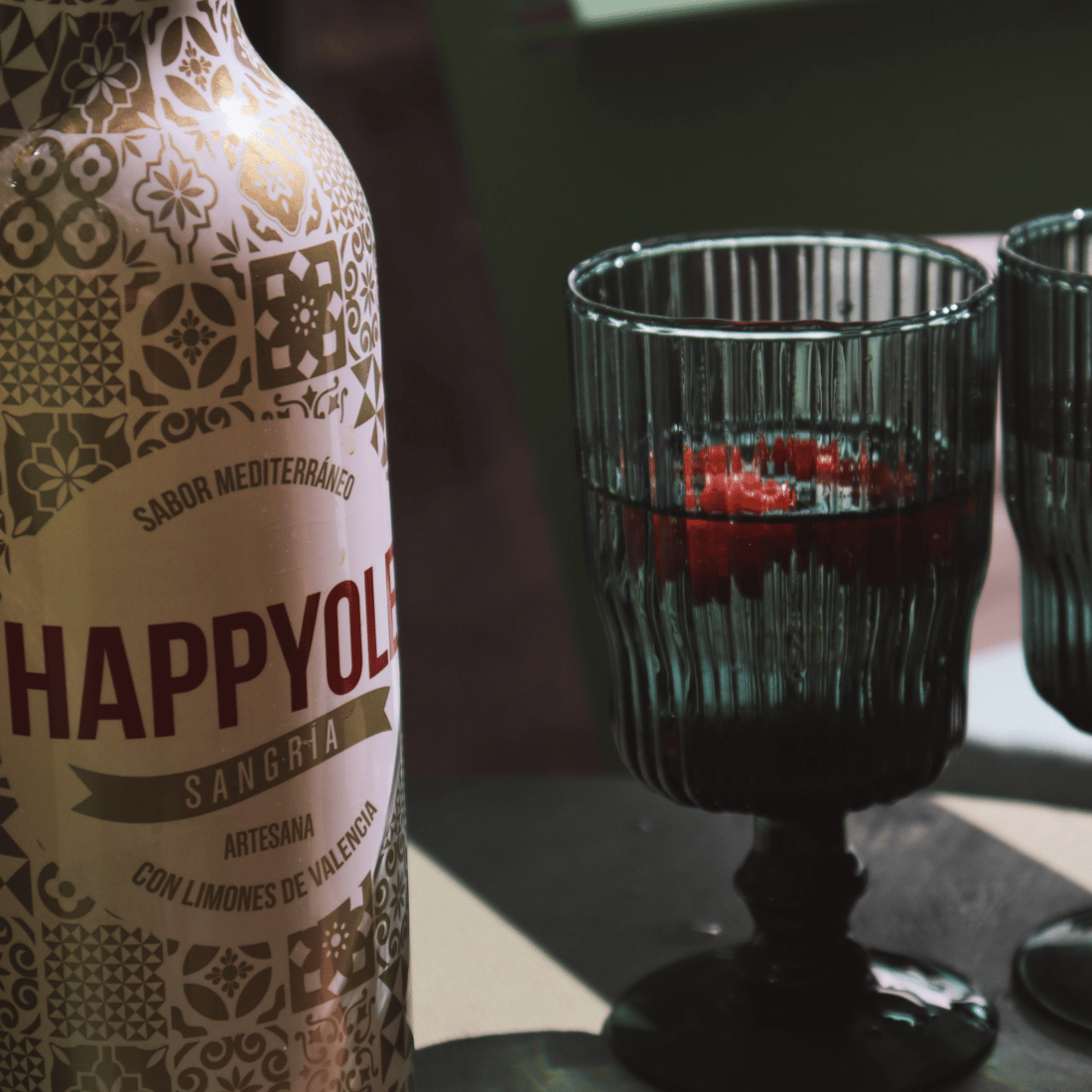 Sabor mediterraneo Happyole Weißer Sangria VUUR LAB. Sabor mediterraneo Happyole Weißer Sangria VUUR LAB.