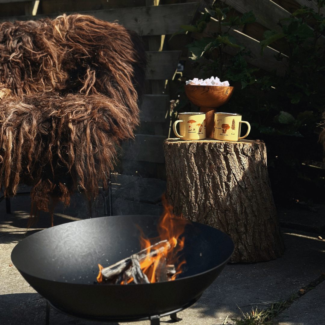 vuurschaal emaille mokken paddenstoel bowl met zachte marshmallow cadilacs