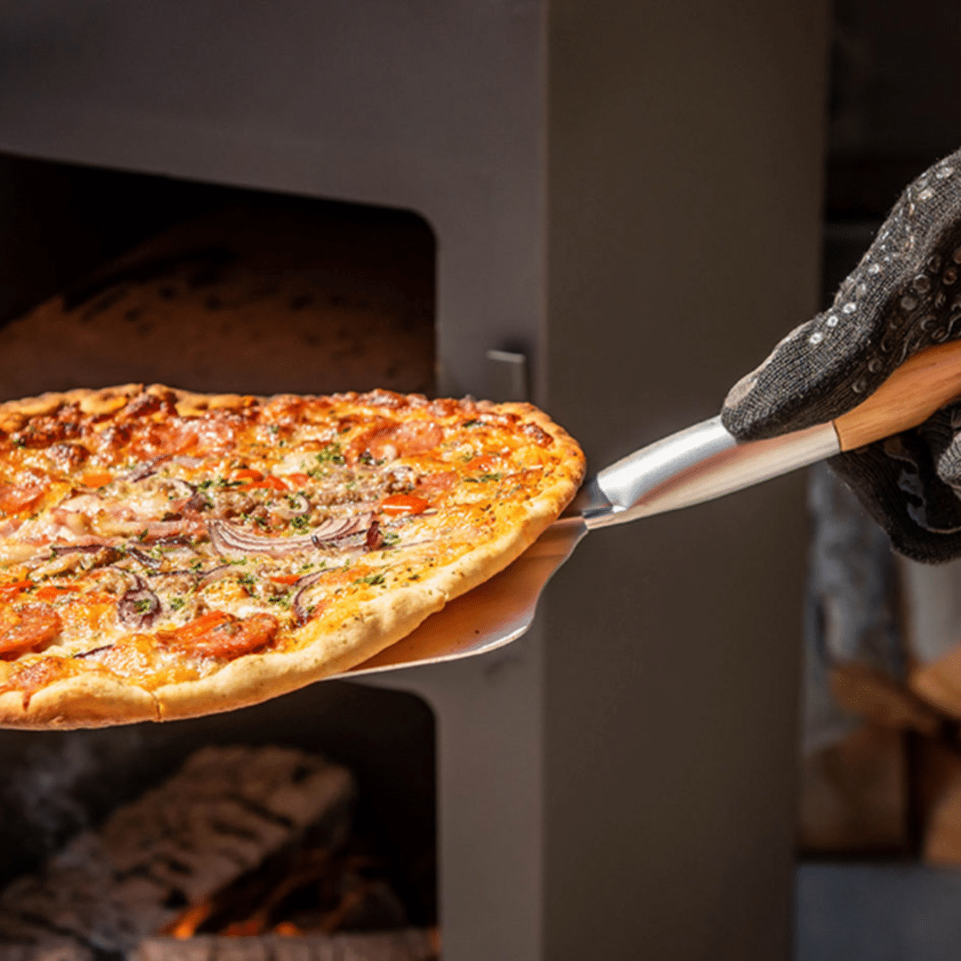bbq handschoen met pizzaschep