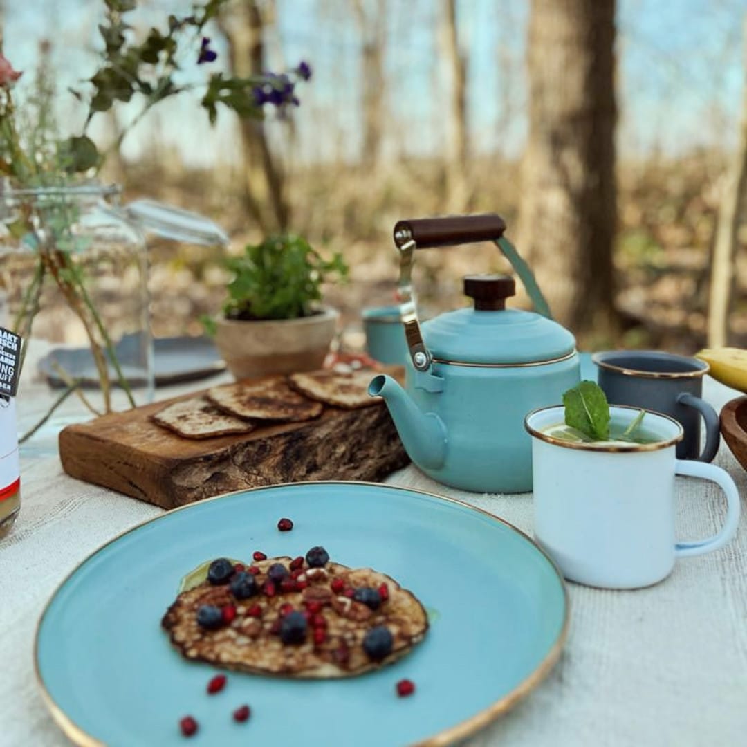 Lentekriebels VUUR LAB. Banana Pancakes eten in de bos Lentekriebels VUUR LAB. Banana Pancakes eten in de bos