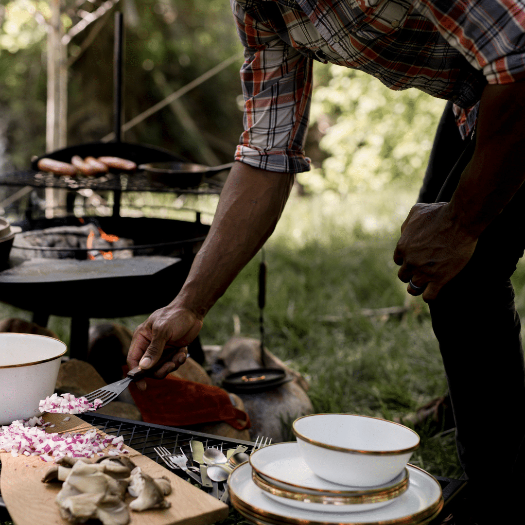 Emaille-Eierschalenteller von Barebones Camping-Tipps für einen tollen Sommerurlaub