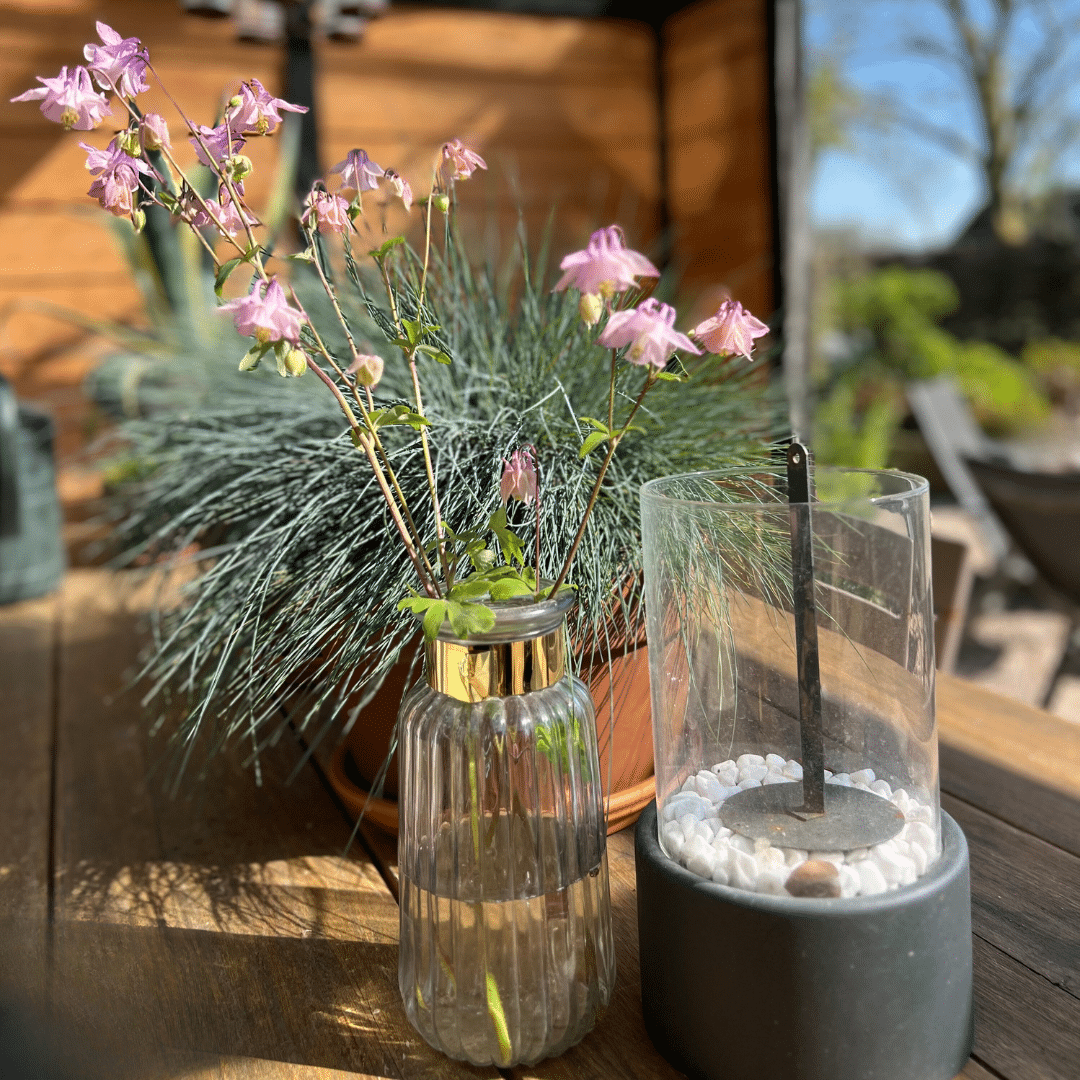 Entdecken Sie den Bioethanol-Stimmungs-Kamin von Esschert Design in der Farbe Grau