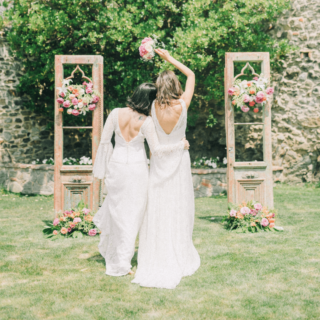 women_marriage_backyard
