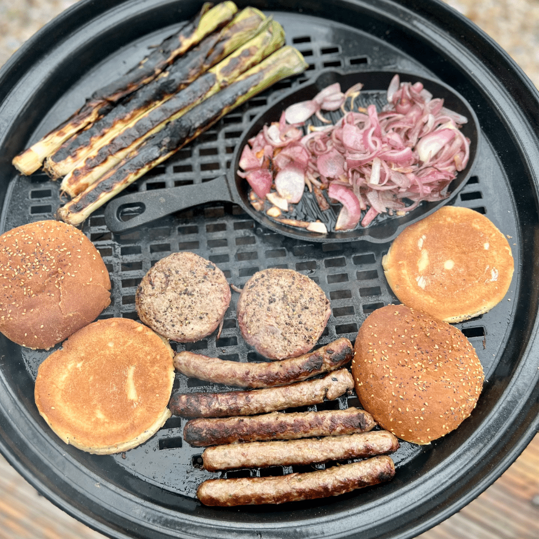 Cast iron grill pan 24 x 19 x 2 cm on grill rack