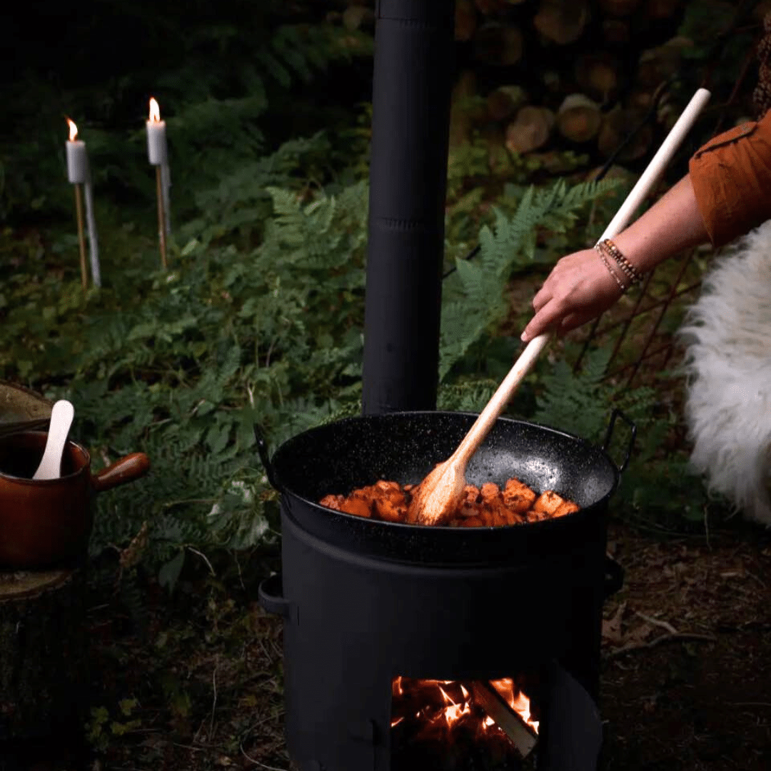 Gotowanie na świeżym powietrzu zimą jest modne