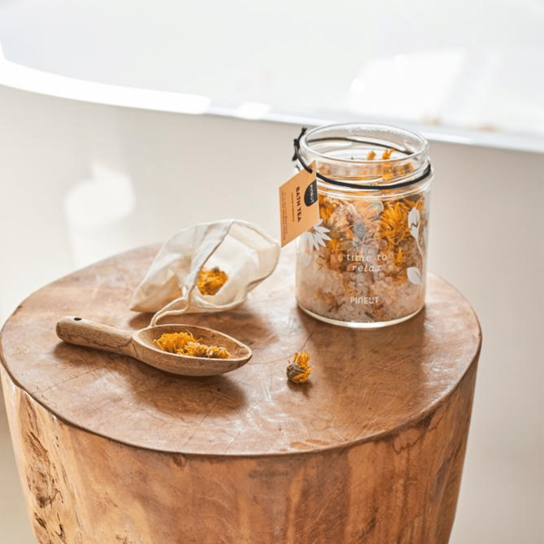 Pineut Badetee Jasmin & Ringelblumen-Ambiente