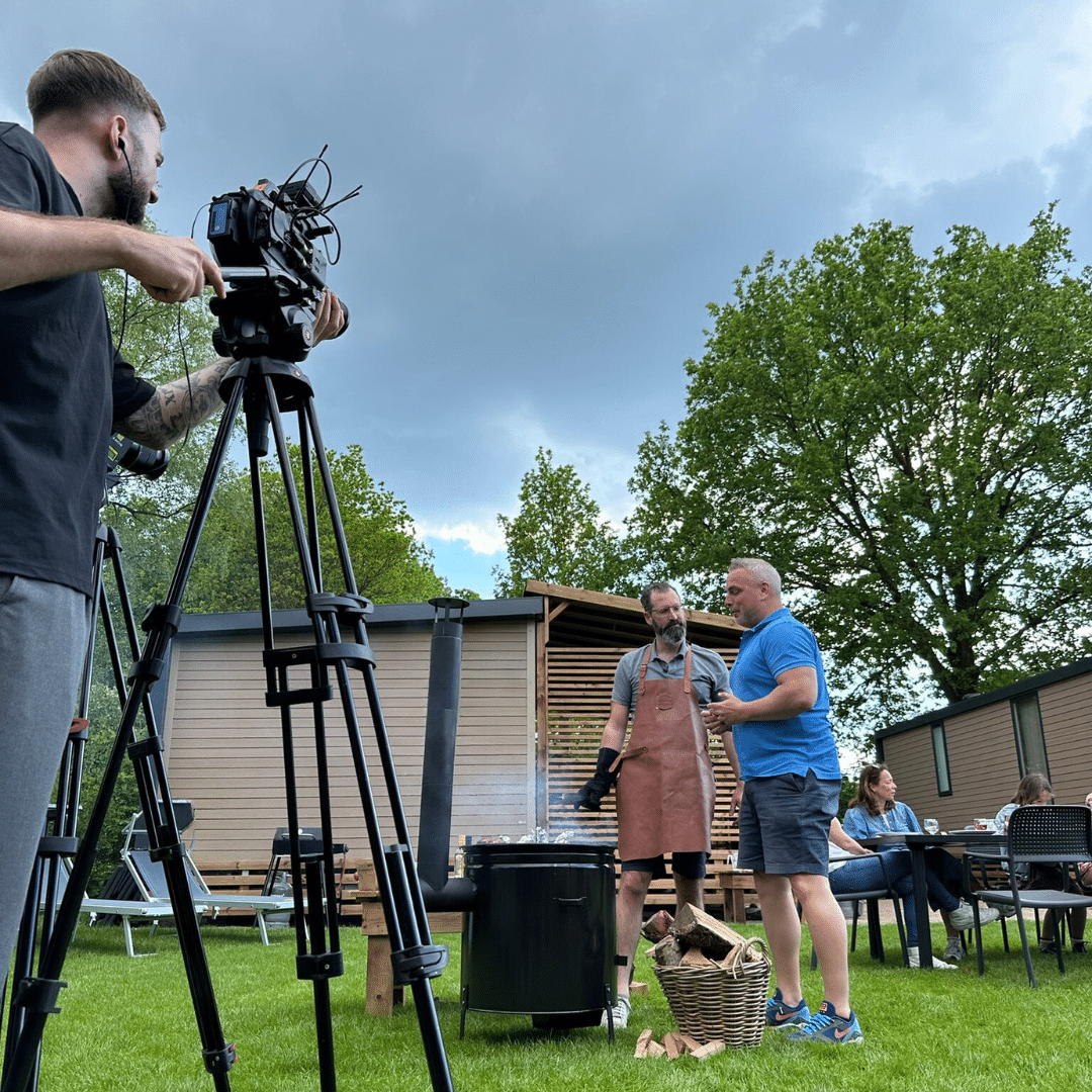 Opname Vakantie vier je zo Camping Ter Spegelt VUUR LAB. BBQ buiten kookkachel XL