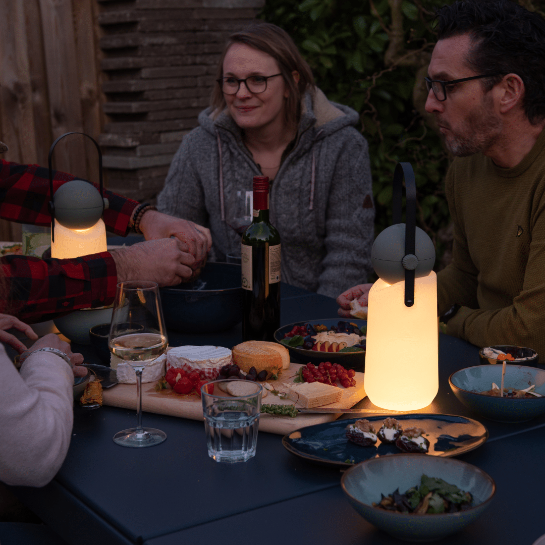 De guidelight als sfeerlicht op tafel