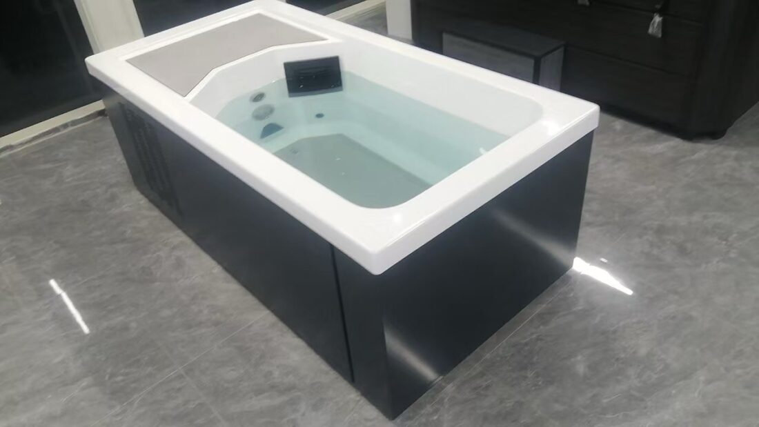 Ice Tub Arctic Ice z wodą