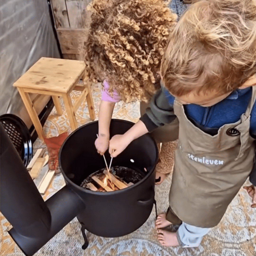 Buiten koken bij groene gastouderopvang 'T Buitenleven in Schagen